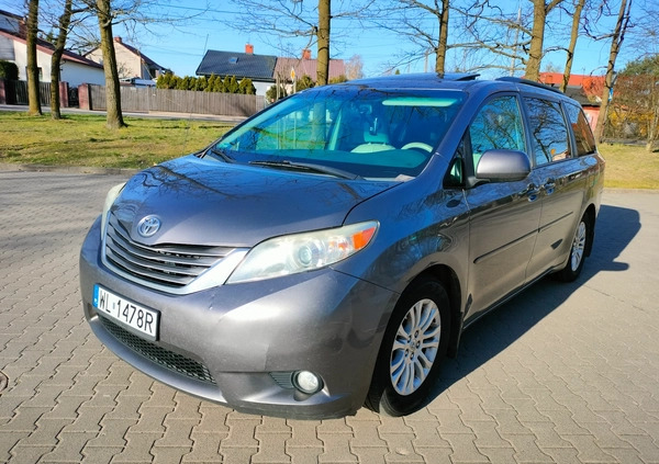 Toyota Sienna cena 58888 przebieg: 332000, rok produkcji 2011 z Legionowo małe 277